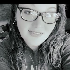 Meet your Posher, Kendra